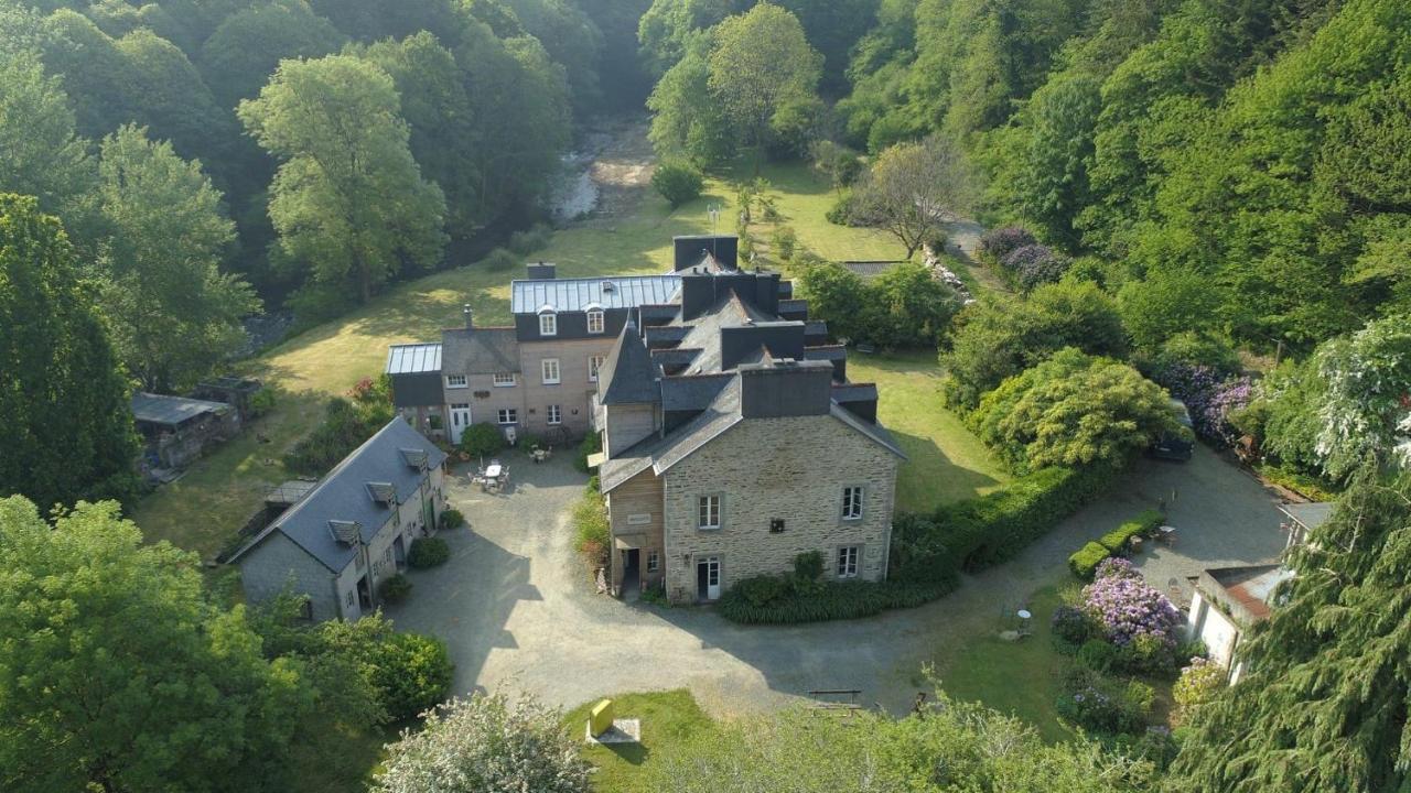 Bed and Breakfast Domaine Des Papeteries Plounevez-Moedec Esterno foto
